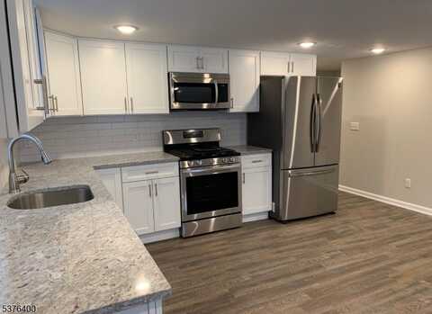592 Main St, Roxbury Township, NJ 07850