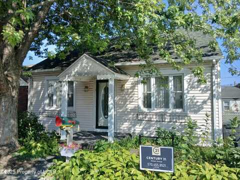147 Carleton Ave, Hazleton, PA 18201