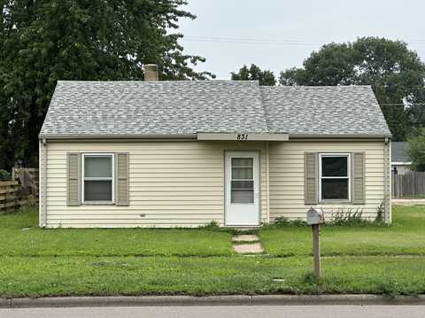 831 Lincoln Ave SW, Huron, SD 57350