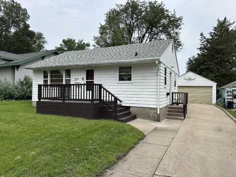 231 6th St NE, Huron, SD 57350