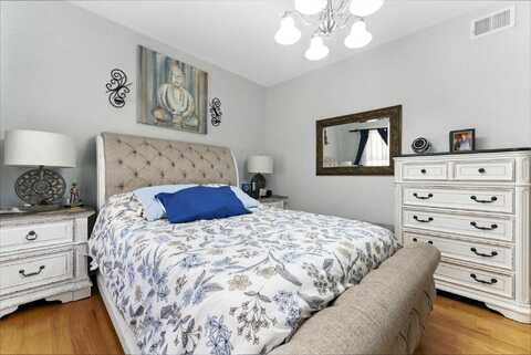 53 OAKWOOD AVE, Kearny, NJ 07032