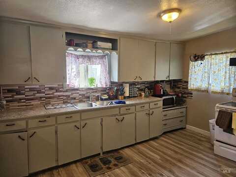 2024 Arthur Street, Caldwell, ID 83605