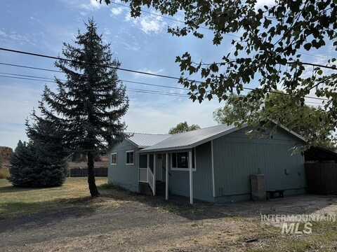 805 Cedar Court, Weippe, ID 83553