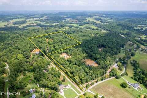 7647 Tomotley Rd, Maryville, TN 37801