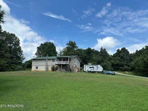233 Watkins Lane, Jacksboro, TN 37757