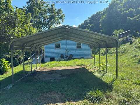 11161 Coal River Road, Saint Albans, WV 25177