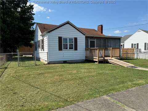 423 20th Street, Dunbar, WV 25064