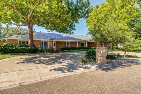 1702 E Broadway Street, Brownfield, TX 79316