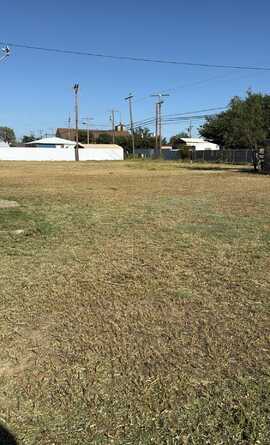 402 10th Street, Ralls, TX 79357