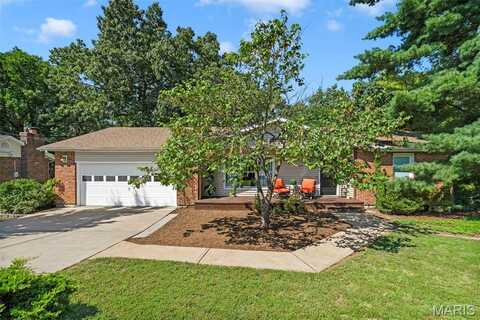 52 West Oak Hill Drive, Ellisville, MO 63021