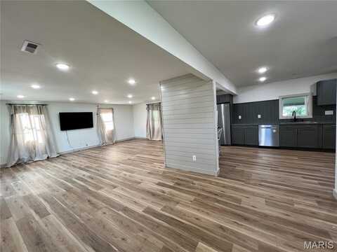608 Cedar Street, Richland, MO 65556