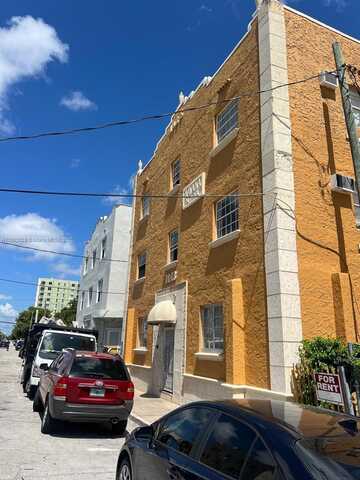 1043 NW 2nd St, Miami, FL 33128