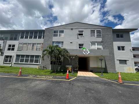 120 Royal Palm Rd, Hialeah Gardens, FL 33016
