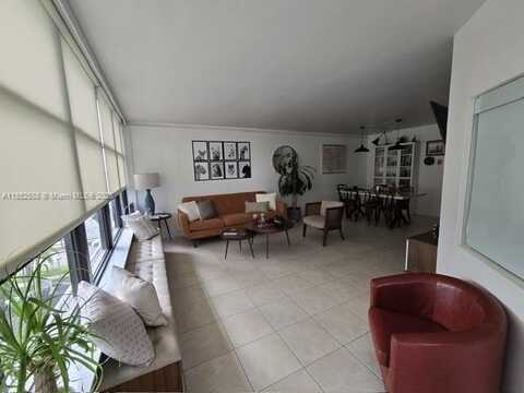 1440 Brickell Bay Dr, Miami, FL 33131