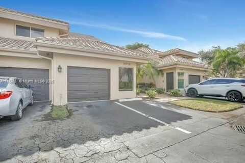 16312 Malibu Dr, Weston, FL 33326