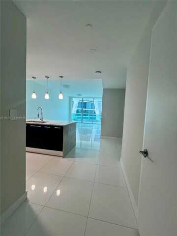 900 Biscayne Blvd, Miami, FL 33132