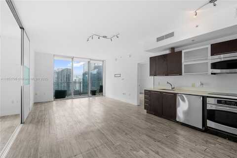 90 SW 3rd St, Miami, FL 33130