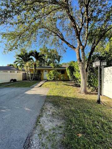 5805 SW 61st St, Miami, FL 33143