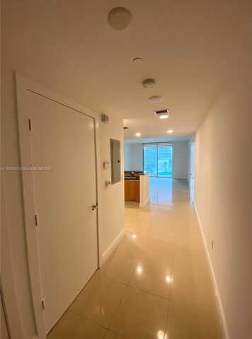 1060 Brickell Ave, Miami, FL 33131