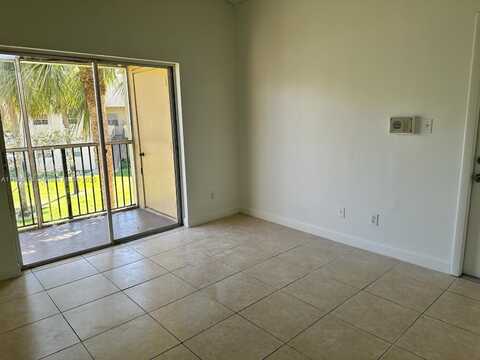 800 Cypress Park Way, Deerfield Beach, FL 33064