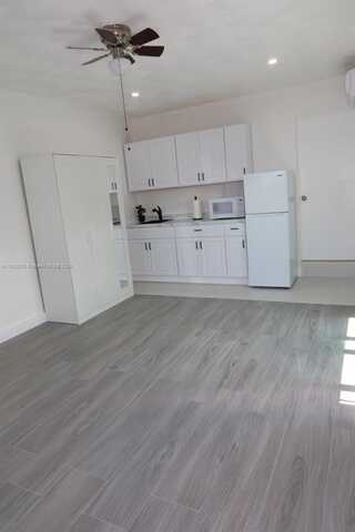 10450 SW 166th Ter, Miami, FL 33157