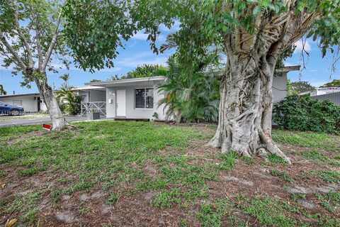 311 SW 68th Ter, Pembroke Pines, FL 33023