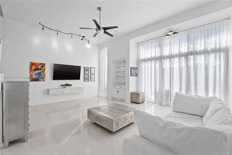 3936 NE 168th St, North Miami Beach, FL 33160
