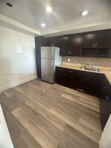 1351 NE Miami Gardens Dr, Miami, FL 33179