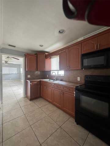 258 E 12th St, Hialeah, FL 33010