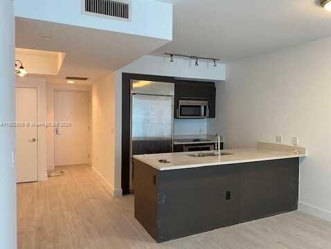 55 SE 6th St, Miami, FL 33131