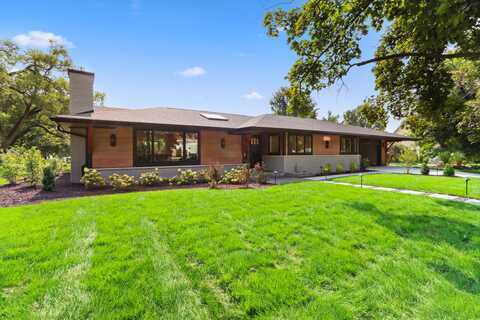 1600 Evergreen Ln, Lake Geneva, WI 53147