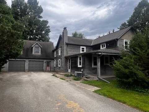 1295 Evergreen Dr, West Bend, WI 53095