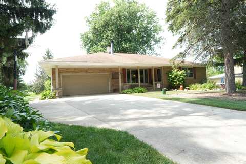 9941 S Mcgraw Dr, Oak Creek, WI 53154