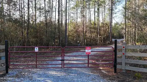 588 Old Hwy 26, Perkinston, MS 39573