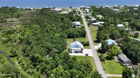 180 Vacation Lane, Waveland, MS 39576