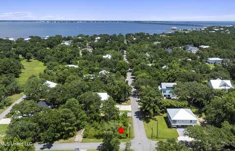 233 Leonhard Avenue, Bay Saint Louis, MS 39520