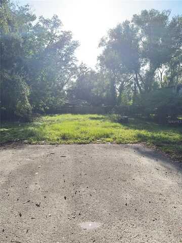 10122 N 11TH STREET, TAMPA, FL 33612
