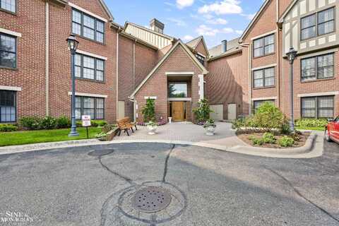 58 Pointe Park, Grosse Pointe Park, MI 48230