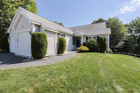18 Carriage Path, Uxbridge, MA 01569