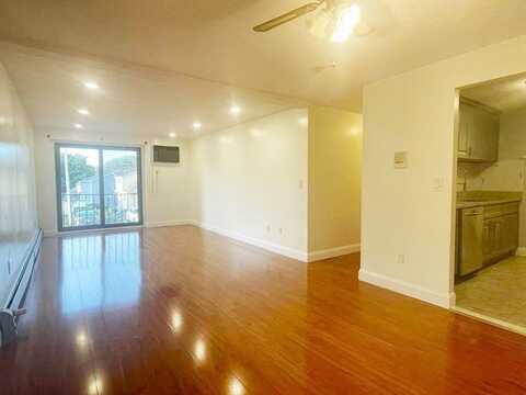 127 King Street, Franklin, MA 02038