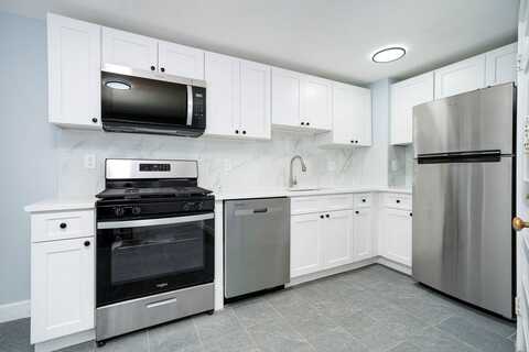 21 Langley Cir, Quincy, MA 02170
