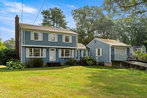 15 Arrowhead Road, Topsfield, MA 01983