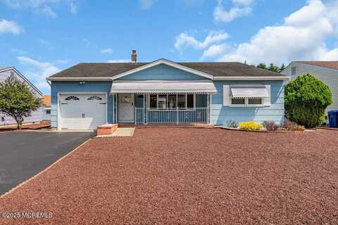 12 Oakfield Road, Toms River, NJ 08757