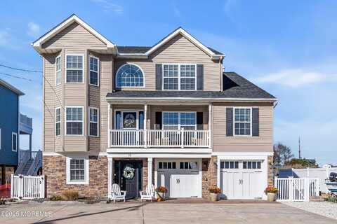 68 Morris Boulevard, Beach Haven West, NJ 08050