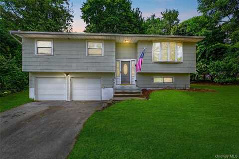 4 Fern Lane, Poughkeepsie, NY 12601