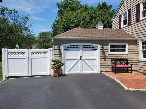 9 Harbor Hill Road, East Setauket, NY 11733