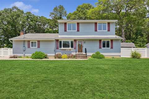 11 Rockaway Street, Holtsville, NY 11742