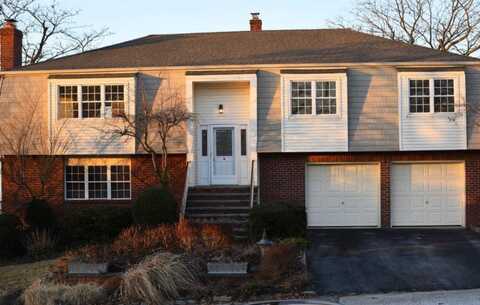4 Leeward Cove, Bayville, NY 11709