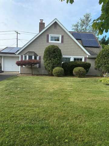 40 Walnut Lane, Hicksville, NY 11801