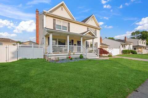 47 Syosset Circle, Syosset, NY 11791
